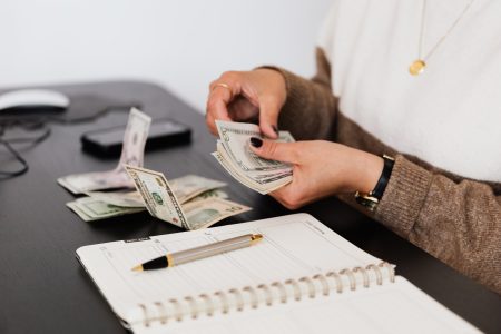 tips mengatur keuangan untuk first jobber