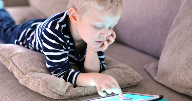 Cara Mencegah Dampak Negatif Internet Bagi Anak