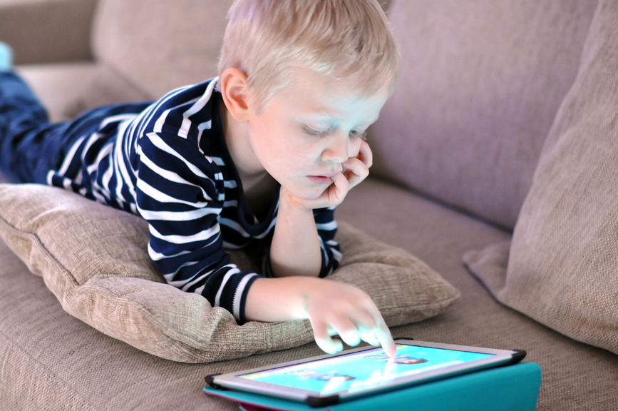 Cara Mencegah Dampak Negatif Internet Bagi Anak