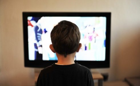 Ini Tayangan TV yang Patut Diwaspadai Untuk Anak   