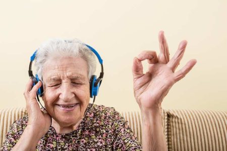 Bermain Musik Menurunkan Risiko Demensia: Mitos atau Fakta?